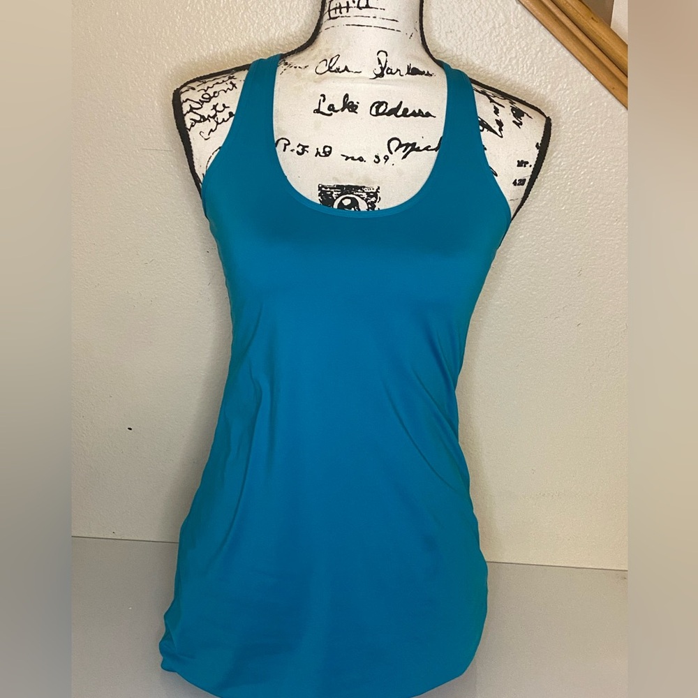 Lululemon women’s tank